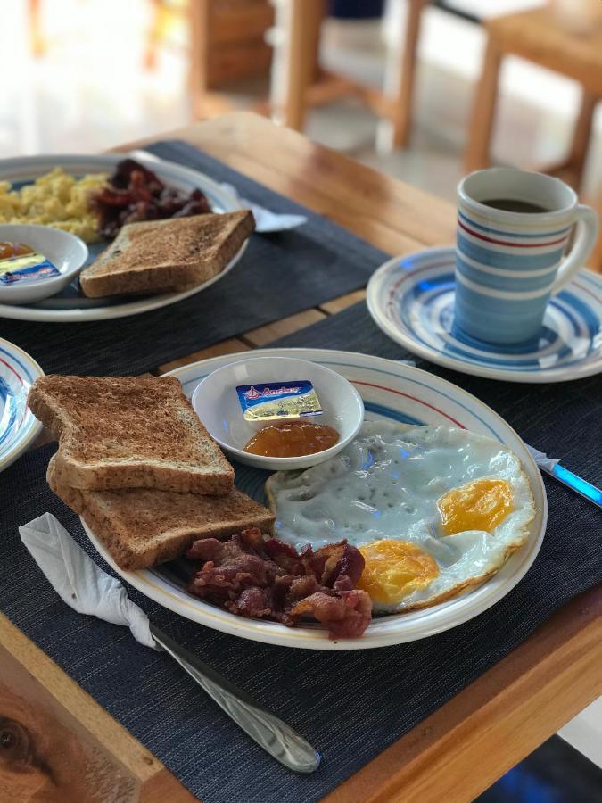 Anchorage Inn Moalboal Eksteriør bilde